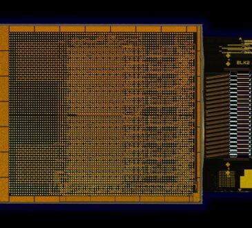 Intel presentó el primer chiplet OCI